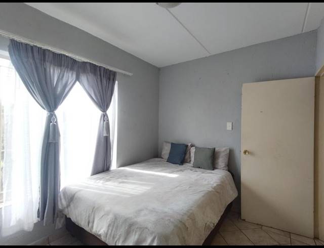 3 BEDROOM APARTMENT FOR SALE IN DALPARK EXT 1